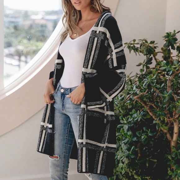 Black, grey and White Plaid Cardigan - Picture 4 of 6